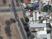 Casa en esquina, sobre avenida