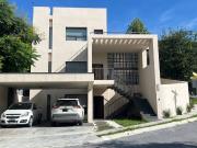 CASA EN ESQUINA VENTA, COL BOSQUE RESIDENCIAL, SANTIAGO