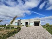 Casa en Estancia Villa María, Gran Terreno y Piscina