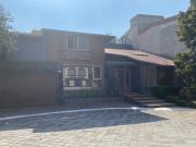 CASA EN EXCELENTE UBICACION