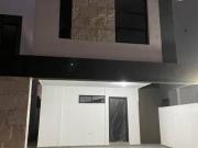 Casa en Excelente ubicación en Apodaca