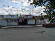 CASA EN EXCELENTE UBICACION Y ESPACIOS