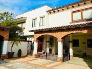 Casa en Exclusiva Privada en Rincon Colonial, Calacoaya....