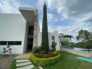 Casa en Exclusivo condominio rodeada de verde y Luz