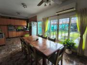 Casa de 7 ambientes con jardin quincho con parrilla y...