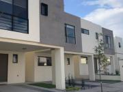 Casa en Fracc Murano a 5in del Parque Central Cumbres en...