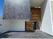 Casa en Fraccionamiento Bosques de Angelopolis