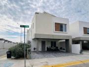 Casa en fraccionamiento Cerrada Brescia muy cerca a la...