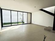 CASA EN FRACCIONAMIENTO CLUB DE GOLF SANTA FE...