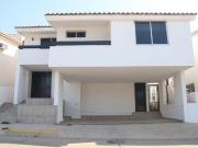 Casa en Fraccionamiento Colinas de San Miguel