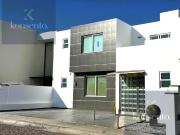 Casa en Fraccionamiento Cumbres del Lago