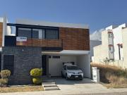 Casa en Fraccionamiento Cumbres del Lago