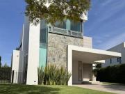 Casa en Fraccionamiento El Campanario APROVECHA!