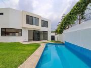 Casa en FRACCIONAMIENTO en LOMAS TETELA, CUERNAVACA