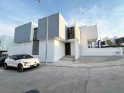 Casa en fraccionamiento en venta Lomalta Tres Marías,...