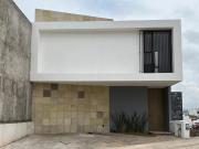 Casa en fraccionamiento en venta Lomalta Tres Marías,...