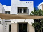 Casa en Fraccionamiento Gran Santa Fe Mérida