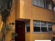 Casa en fraccionamiento Las Am?ricas AV SUDAMERICA