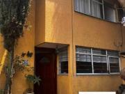Casa en fraccionamiento Las Américas AV SUDAMERICA