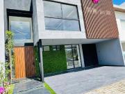 Casa en Fraccionamiento Lomas de Angel?polis