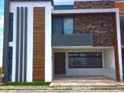 Casa en Fraccionamiento Lomas de Angel?polis