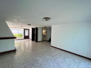 CASA EN FRACCIONAMIENTO MUY SEGURO. GÁRGOLAS, JARDINES...