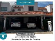 Casa en Fraccionamiento Portales Del Country