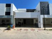 Casa en Fraccionamiento Prados de La Conquista Casa en Fraccionamiento Prados de La Conquista