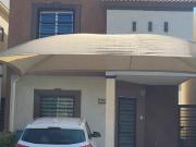 Casa en fraccionamiento privado