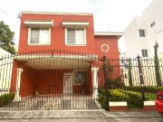 Casa en Fraccionamiento Residencial Bosques de Santa Elena