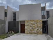 CASA EN FRACCIONAMIENTO RESIDENCIAL CON PARQUES EN... CASA EN FRACCIONAMIENTO RESIDENCIAL CON PARQUES EN...