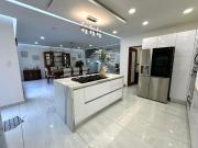 Vendo Moderna y amplia Casa en Vía Cumbres de 400m2 de...