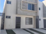 Casa en fraccionamiento Valparaíso en Santa Fe