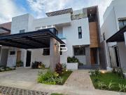 Casa en Fraccionamiento Vía Cumbres