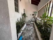 CASA CON ALBERCA EN FRACCIONAMIENTO CERCA DE PLAZA...