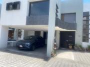 CASA EN FRACCIONMIENTO CON AMENDADES Y VILANCIA