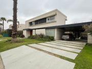 Casa en Funes
