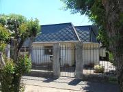 Casa en Gonnet, con lote propio, a reciclar