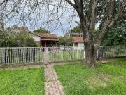 Casa en GONNET sobre lote de 1200 m2