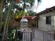 CASA EN GRANJAS MERIDA EN TEMIXCO CON GRAN TERRENO