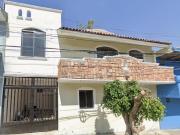 CASA EN GUADALAJARA, AMPLIA, ACABADOS DE LUJO, CUENTA...