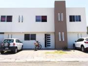 CASA EN HACIENDA SAN GABRIEL EL PUEBLITO ATRÁS DE PLAZA...