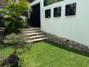 Casa en hermosa privada cerrada, en Zona Dorada