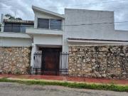 Casa en Itzimná de dos plantas en esquina ideal para...