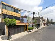 CASA EN IZTACALCO DE REMATE BANCARIO DE CUATRO...