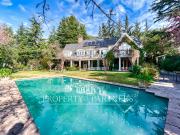 Casa en Jardín de la Dehesa, cercana a colegios y...