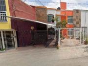 CASA EN JARDINES DE LA PAZ EN REMATE