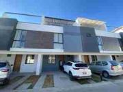 Casa en Jardines del Valle