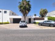 Casa en Jurica con amplio jardín