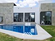 CASA EN JURIQUILLA SAN ISIDRO AMENIDADES SEGURIDAD